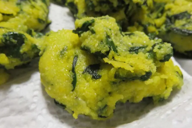Galettes de polenta aux épinards et parmesan