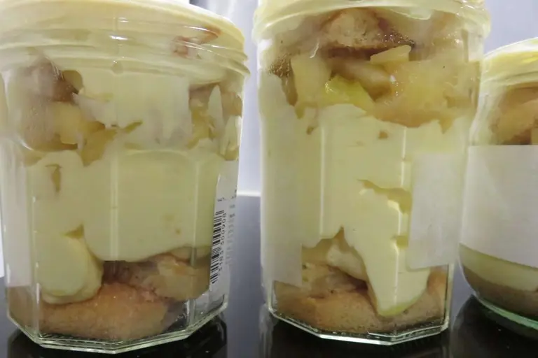Tiramisu aux pommes caramélisées