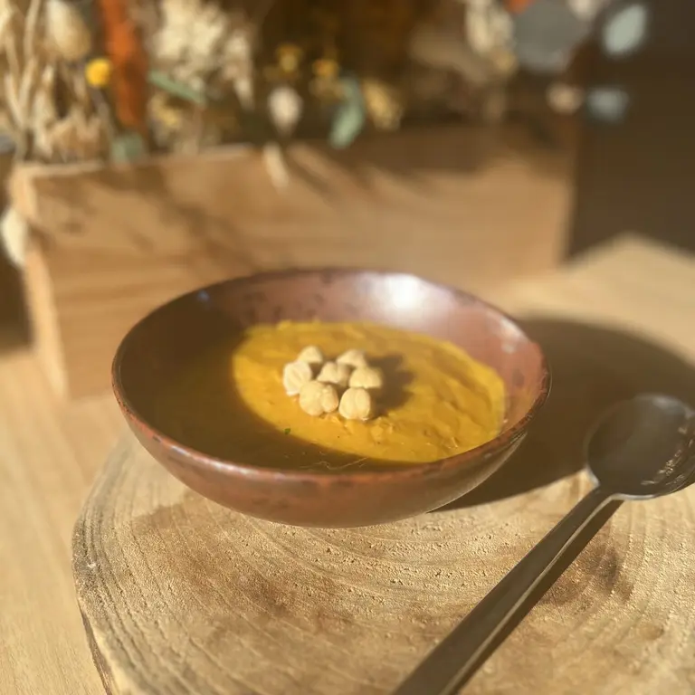 Velouté de butternut et noisettes torréfiées