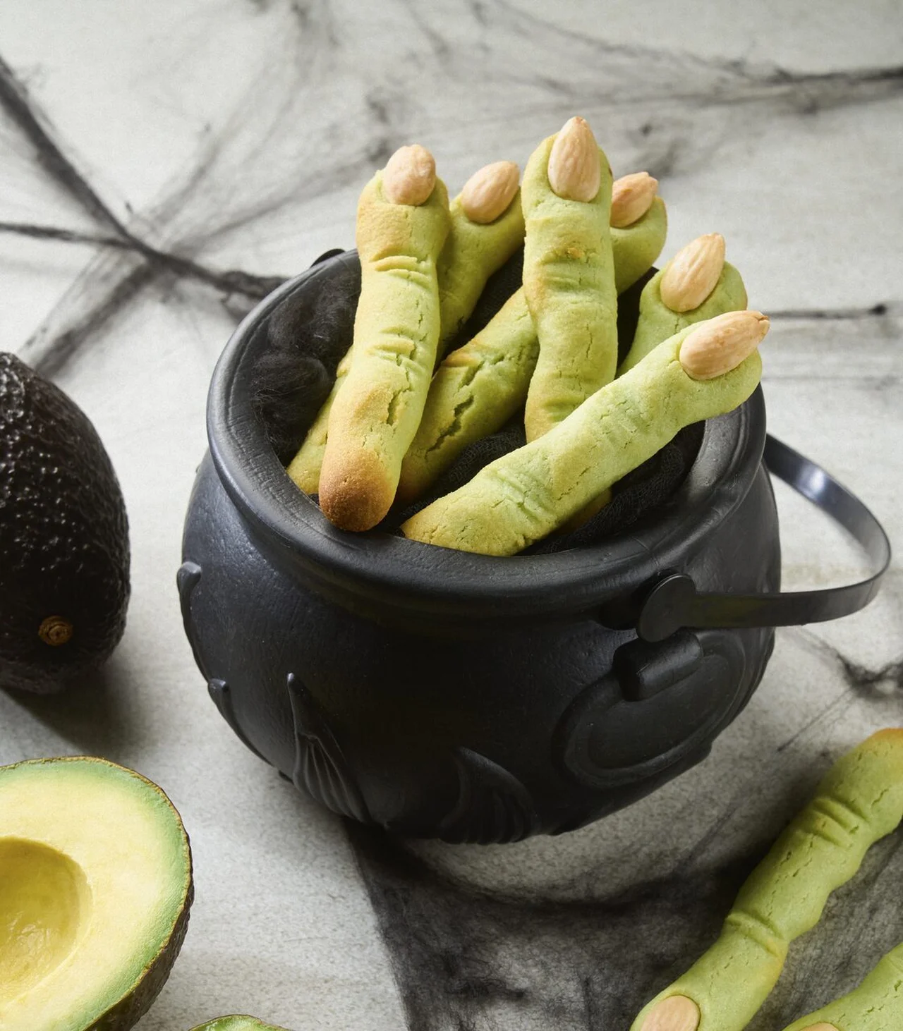 Doigts de sorcière à l'avocat