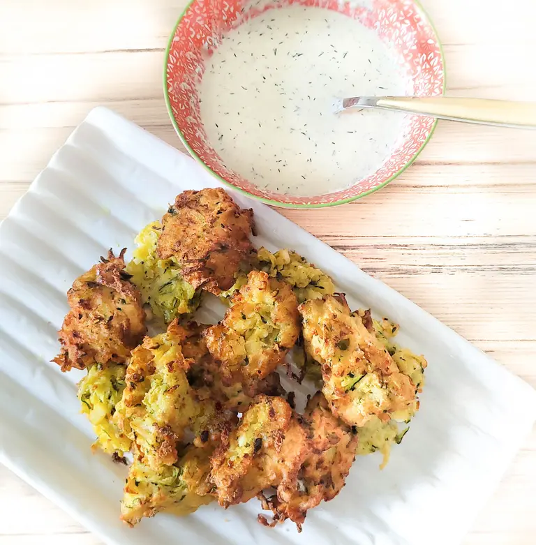 Croquettes de courgettes et sauce Tzatziki