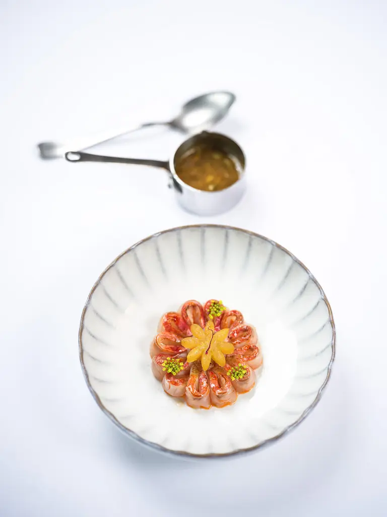 Fleur de rouget, marinade anisée et sauce corsée