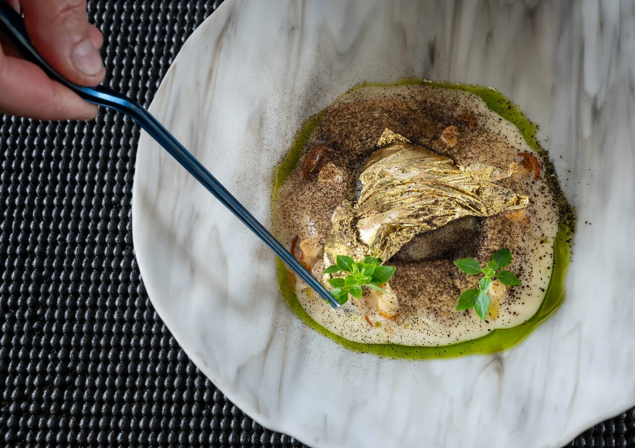 Œuf bio parfait à 63°, girolles et crème parmesan