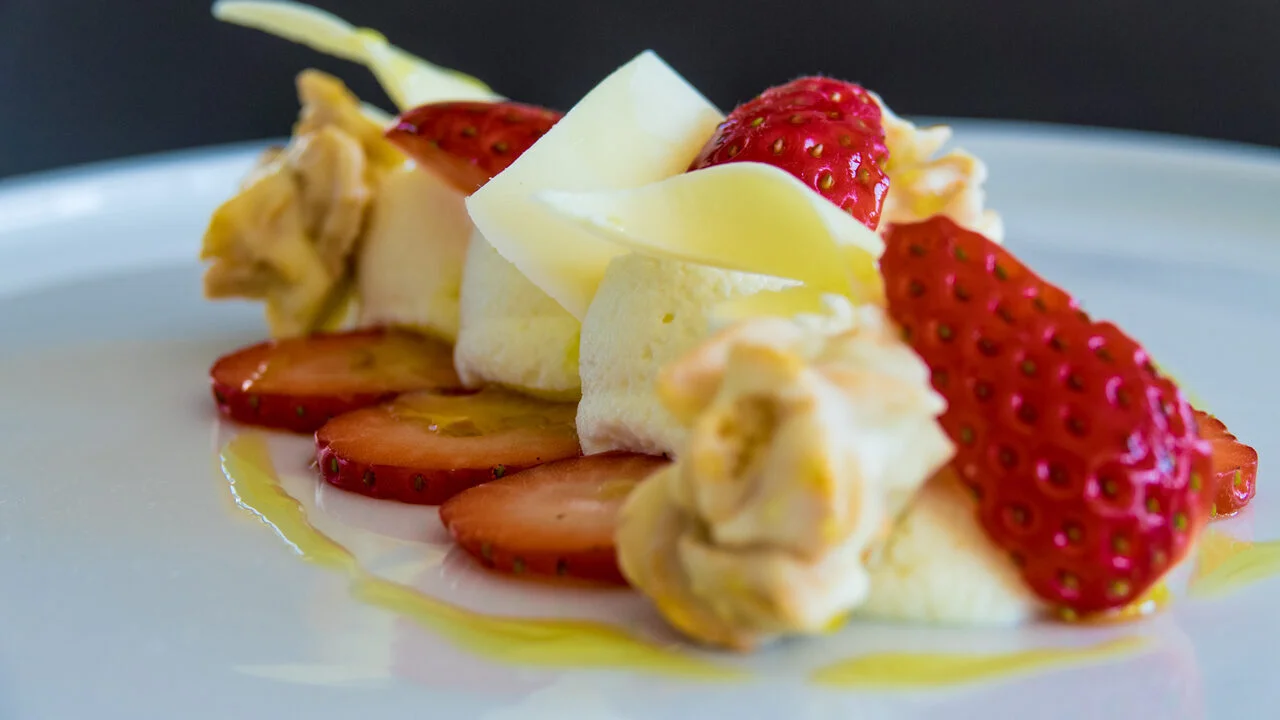 Douceur aux fraises, crémeux chocolat blanc