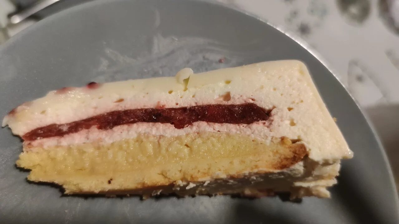 Entremets fraise, mascarpone et basilic
