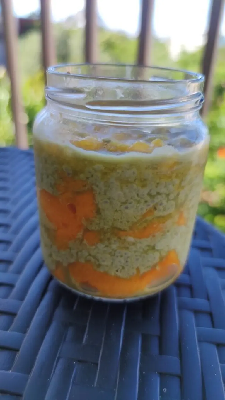 Pudding de chia coco matcha, mangue, passion