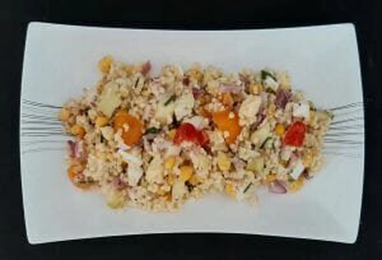 Salade de perles de blé, maïs, feta et pomme