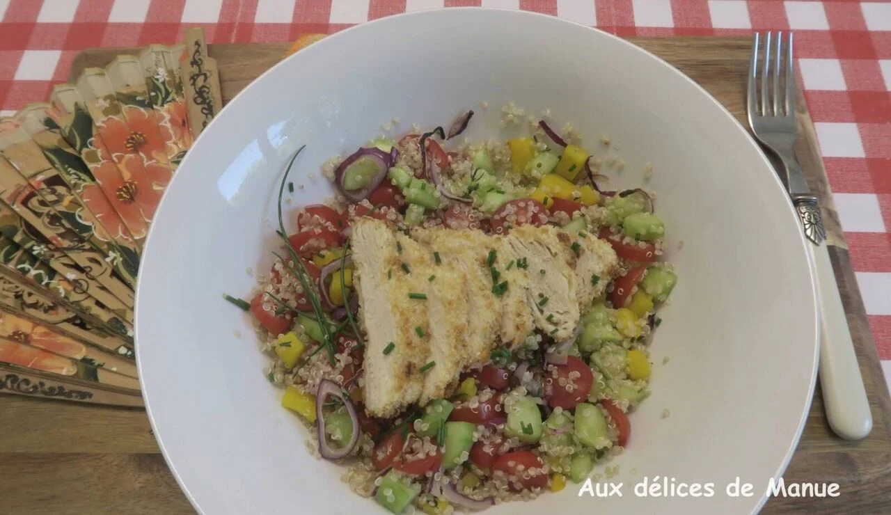 Salade quinoa, poivron, concombre et poulet pané