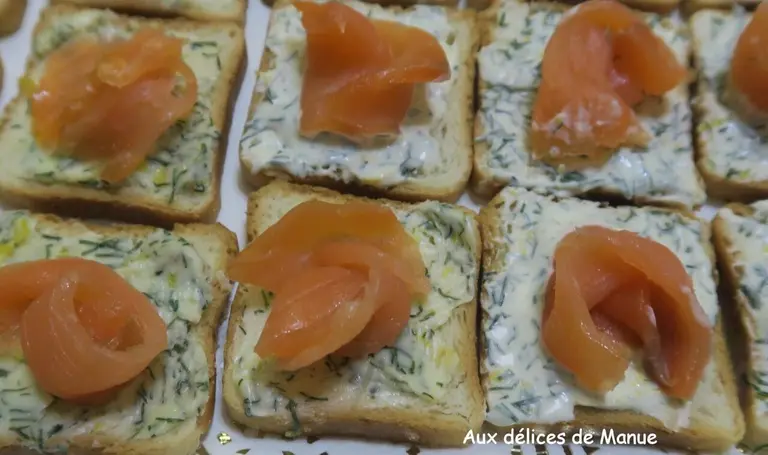 Toasts de saumon fumé au beurre ou crème d'aneth et citron