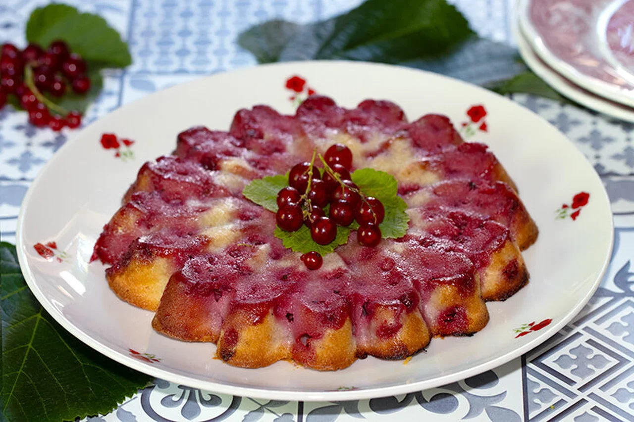 Gâteau financier tatin aux groseilles
