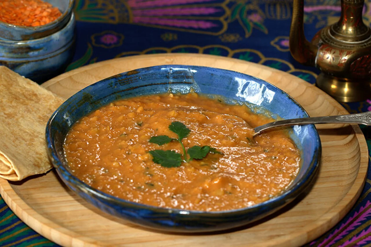 Soupe lentilles corail, cacahuètes et coco