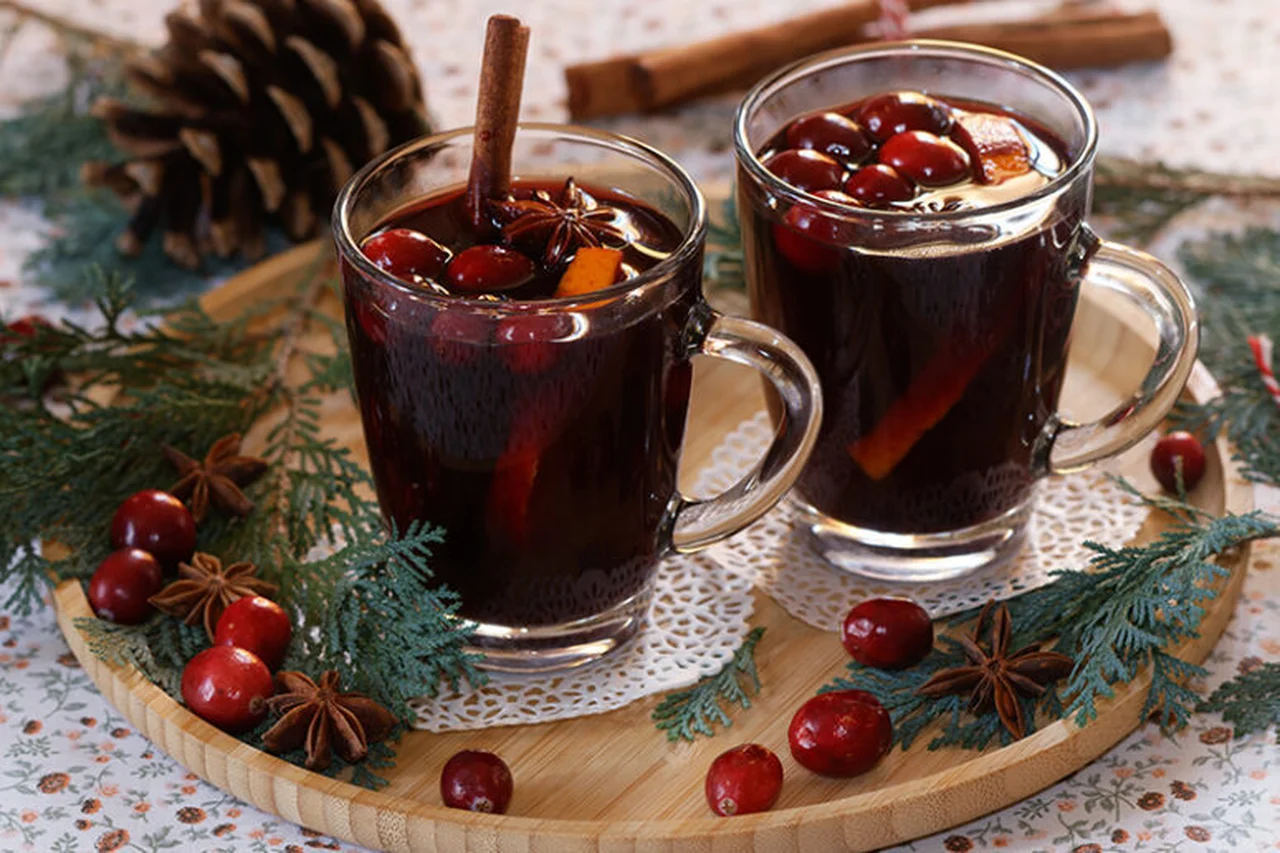 Vin chaud aux canneberges et épices de Noël