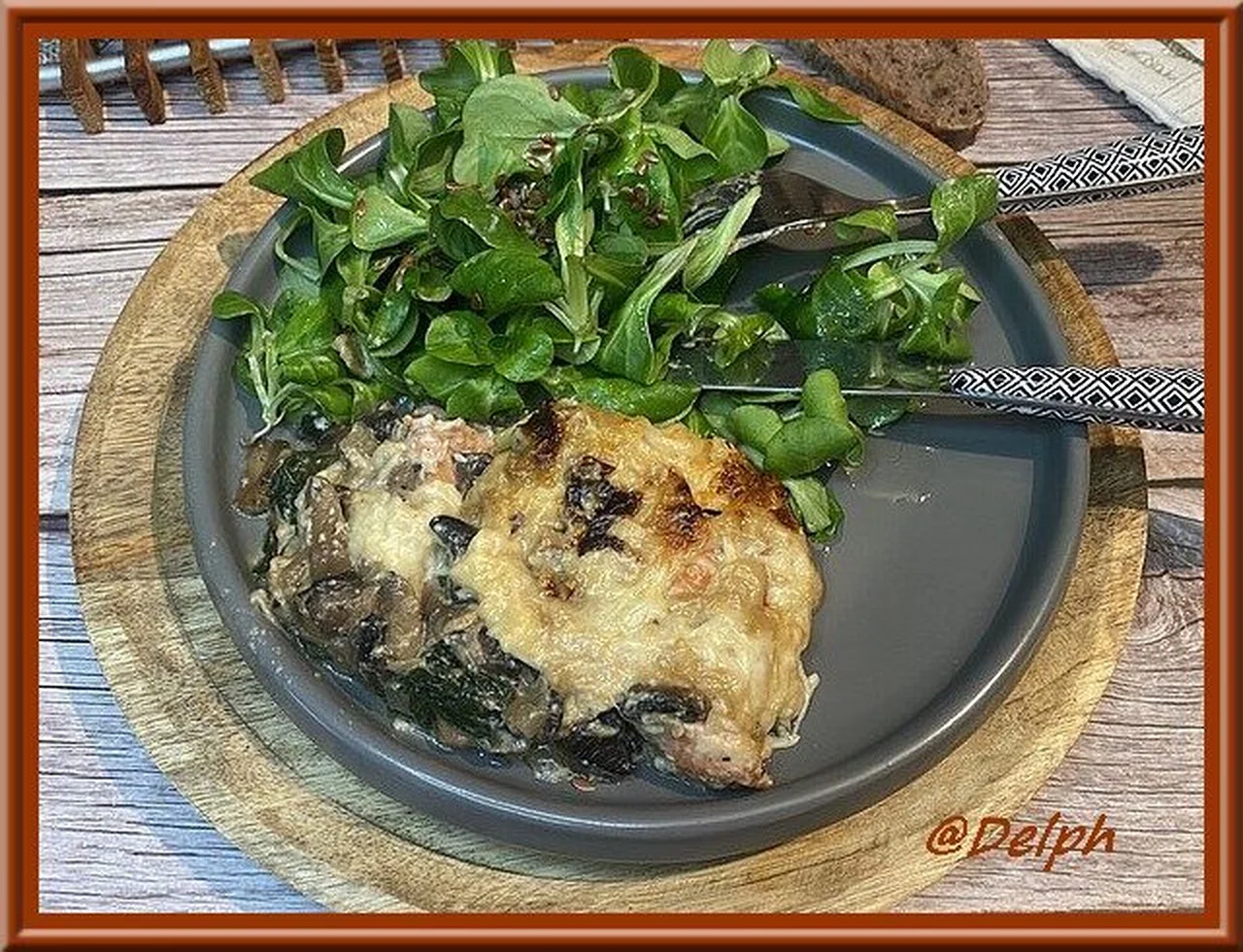 Gratin de truite fumée aux champignons et épinards