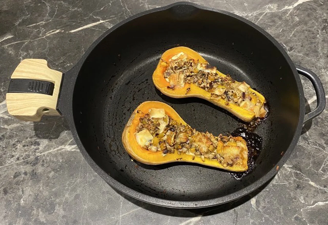 Butternut farci aux champignons et au chèvre