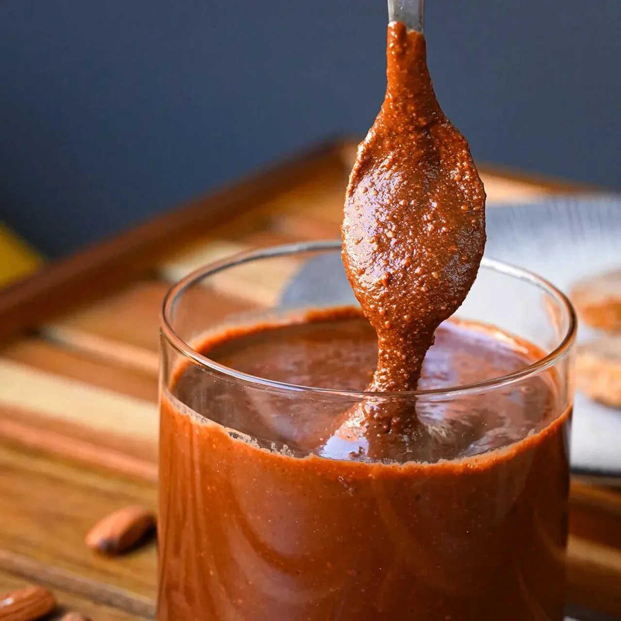 Pâte à tartiner chocolat, noix et amandes