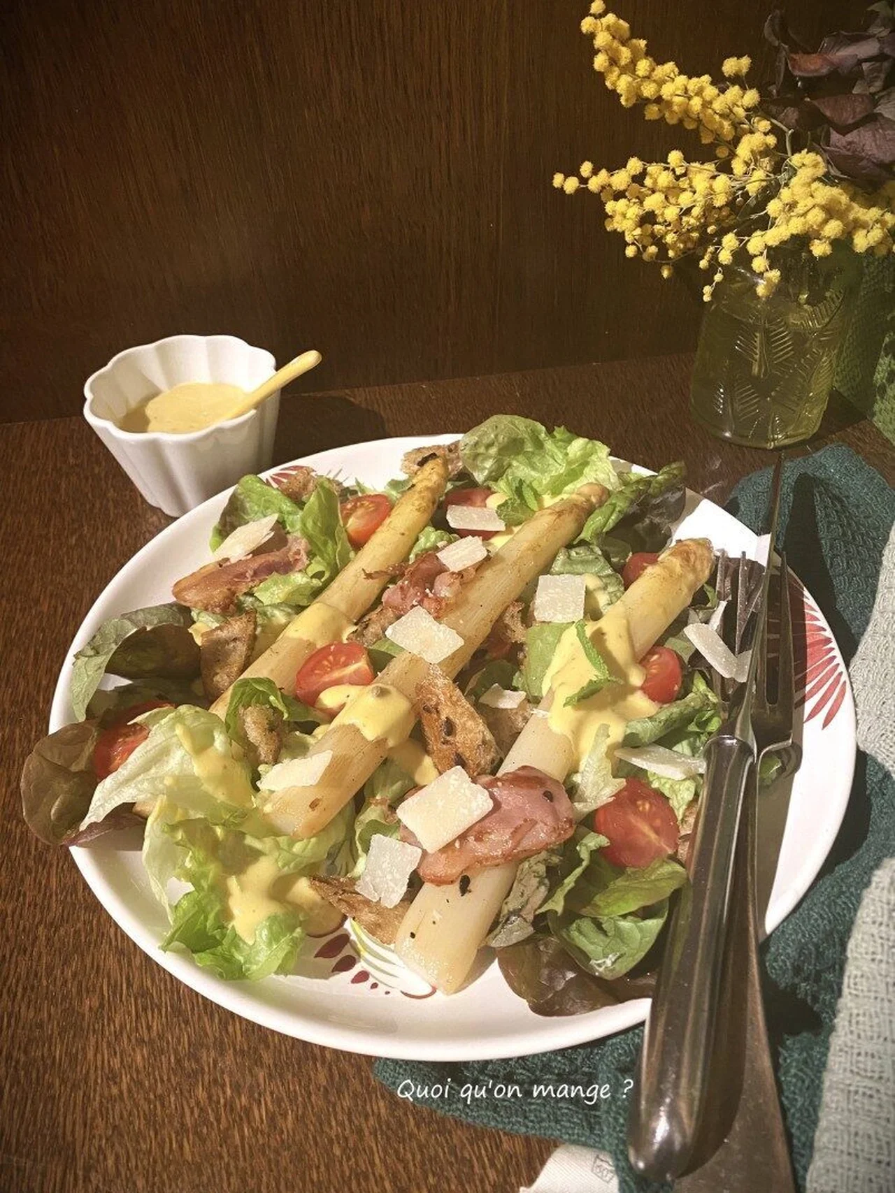 Asperges blanches, sauce Caesar