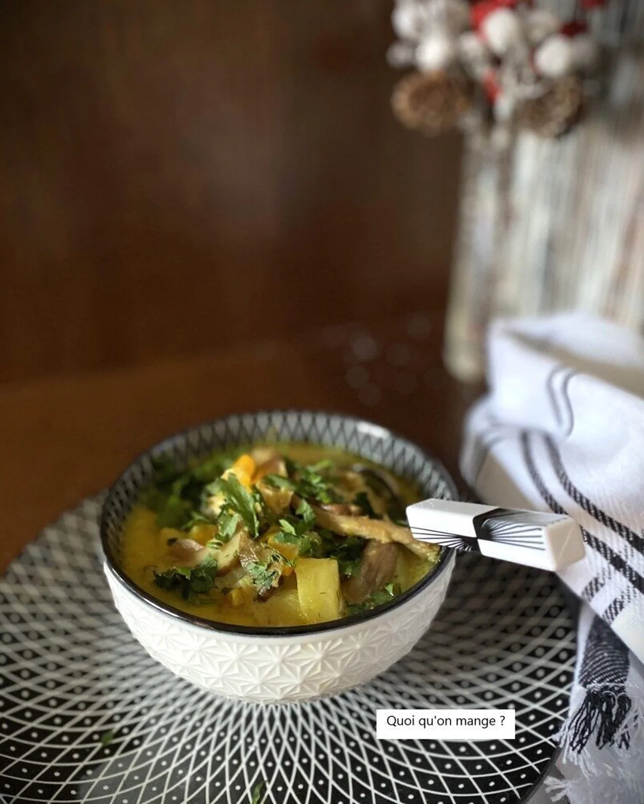 Bouillon de poulet et légumes au lait de coco