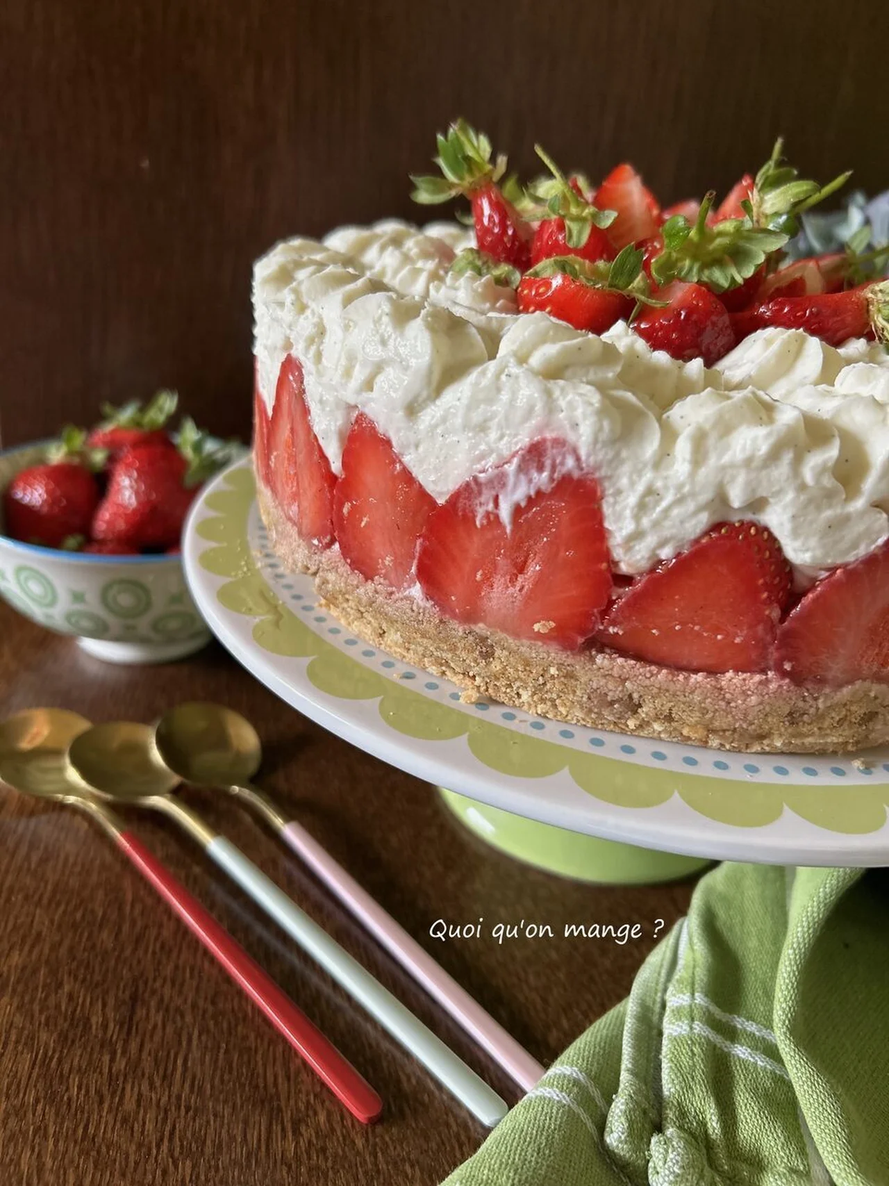 Cheesecake aux fraises comme un fraisier