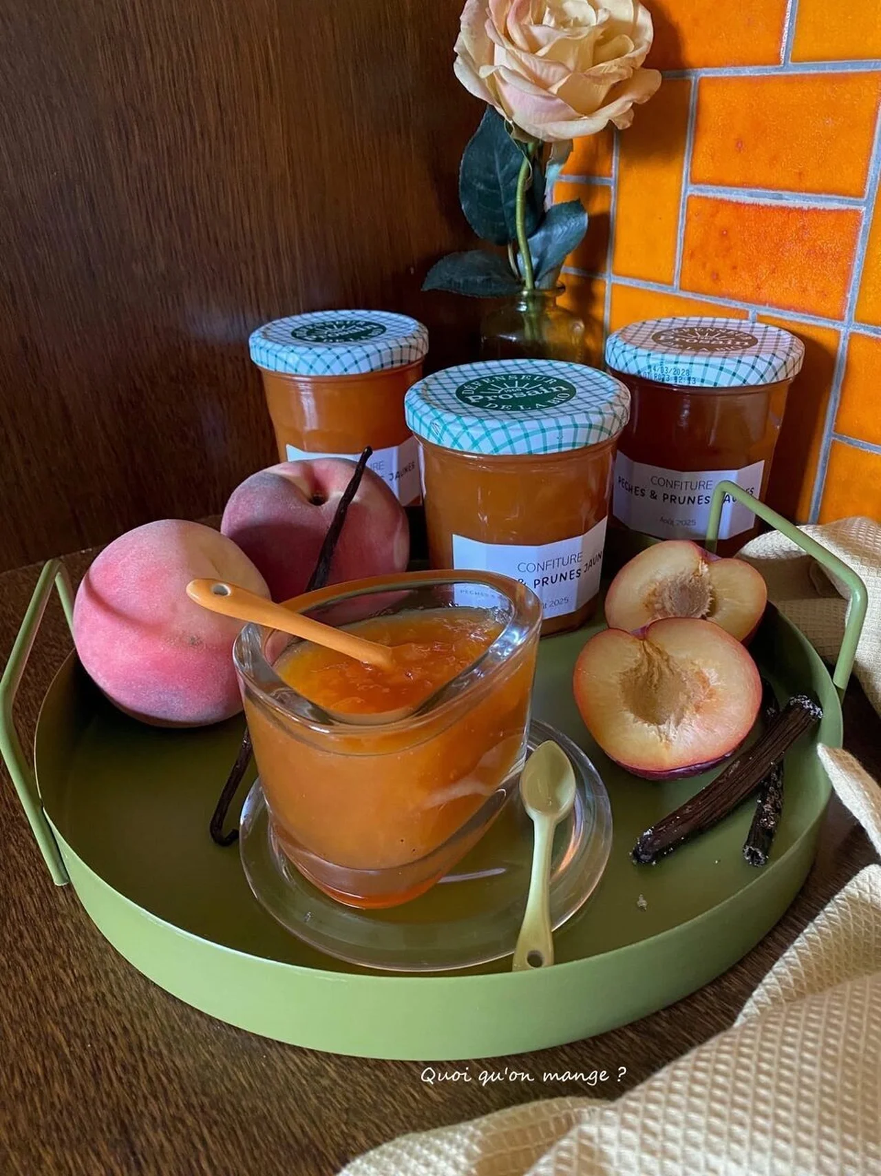 Confiture de pêches et prunes jaunes à la vanille