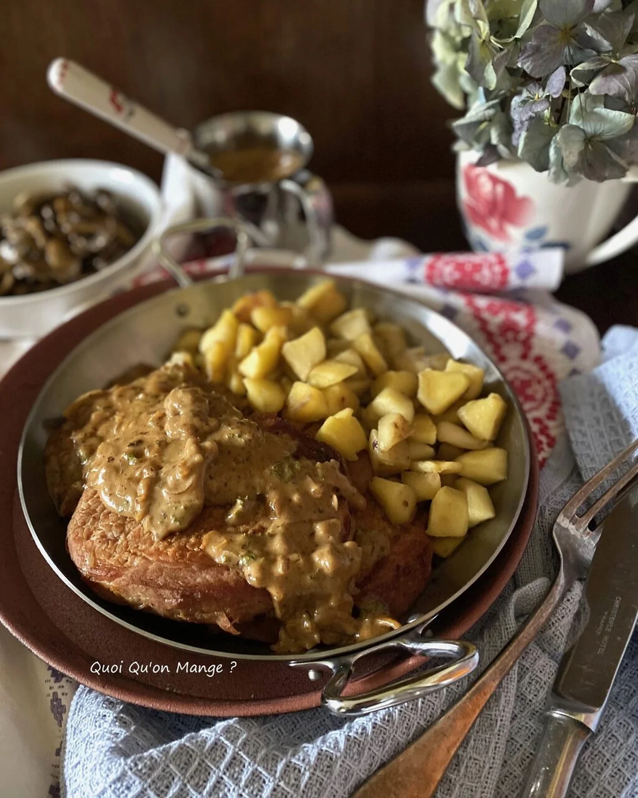 Filet de porc aux pommes sauce au cidre