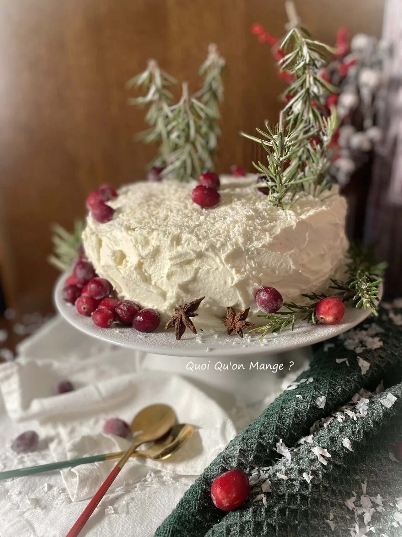 Gâteau blanc d'hiver à la compotée de cranberries