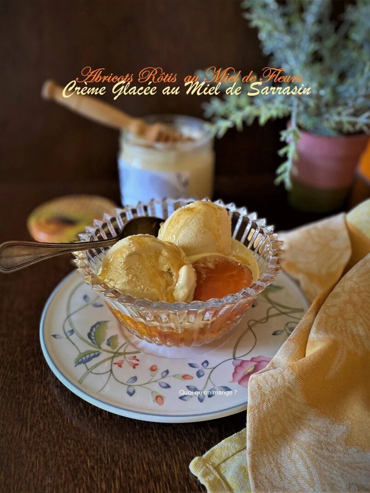 Glace au miel de sarrasin et abricots rôtis