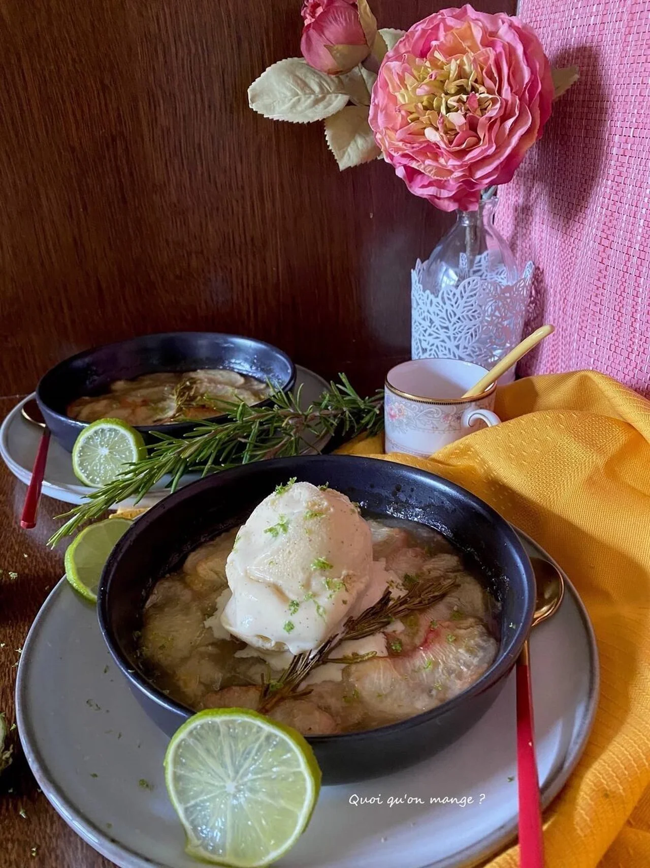 Gratin de pêches au romarin et citron vert