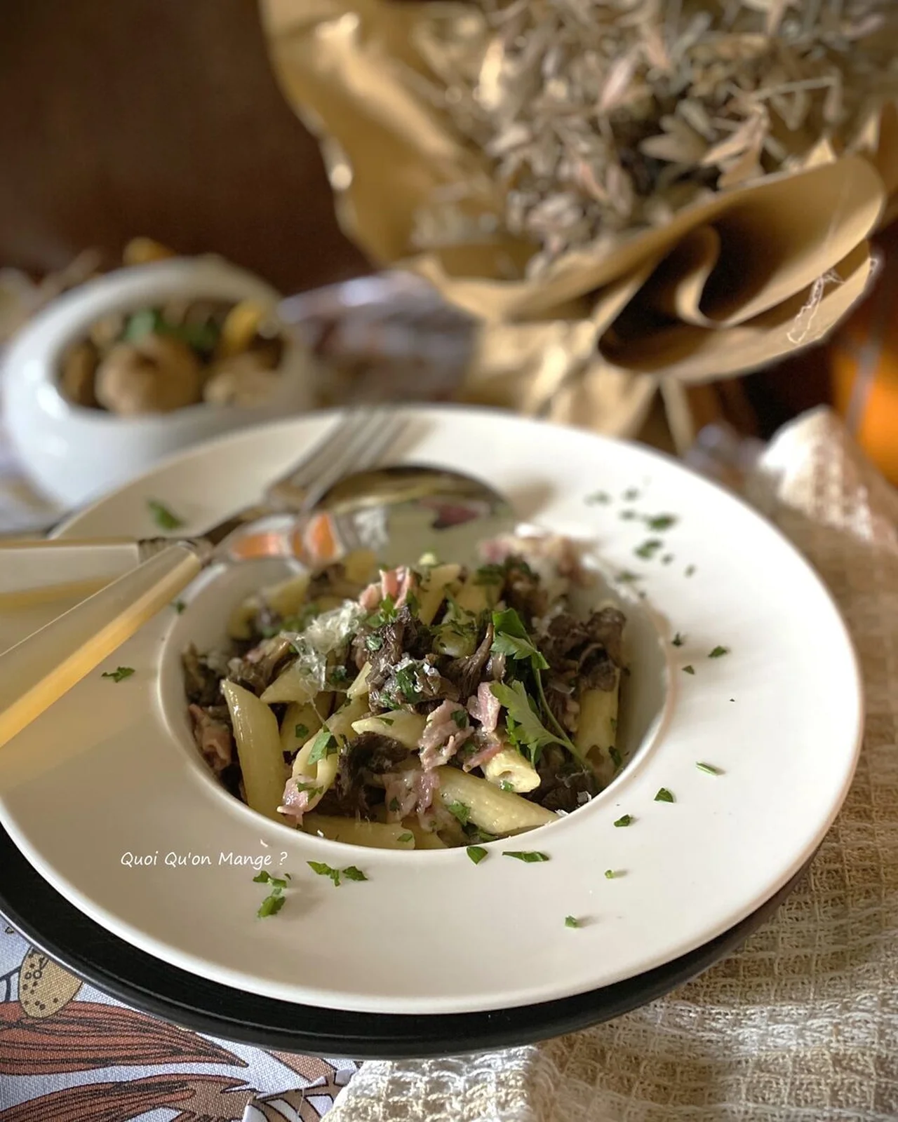 Penne crémeux aux girolles grises et au bacon