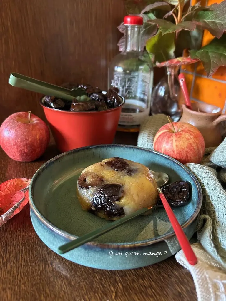 Timbale de pruneaux aux pommes, sirop d'érable et cannelle