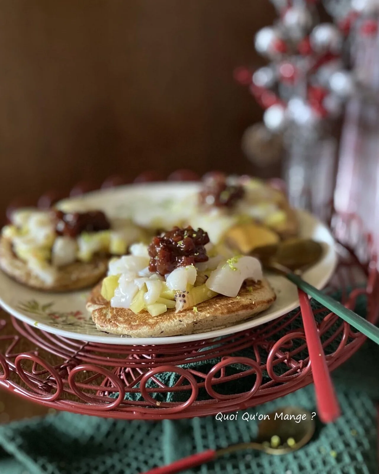 Carpaccio de St Jacques sur blinis au sarrasin