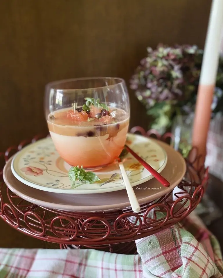 Yaourt grec, pamplemousse, cranberries et pistaches