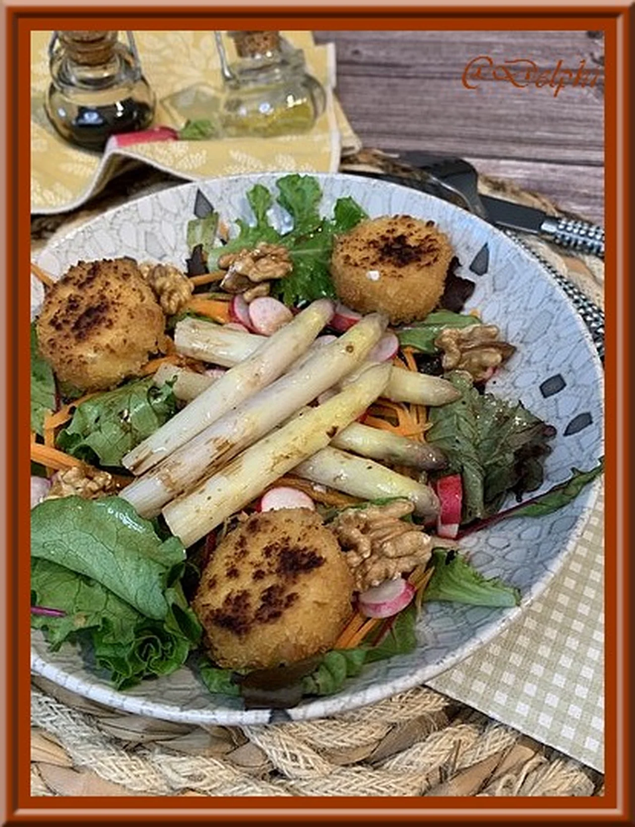 Salade d'asperges violettes et chèvres chauds panés