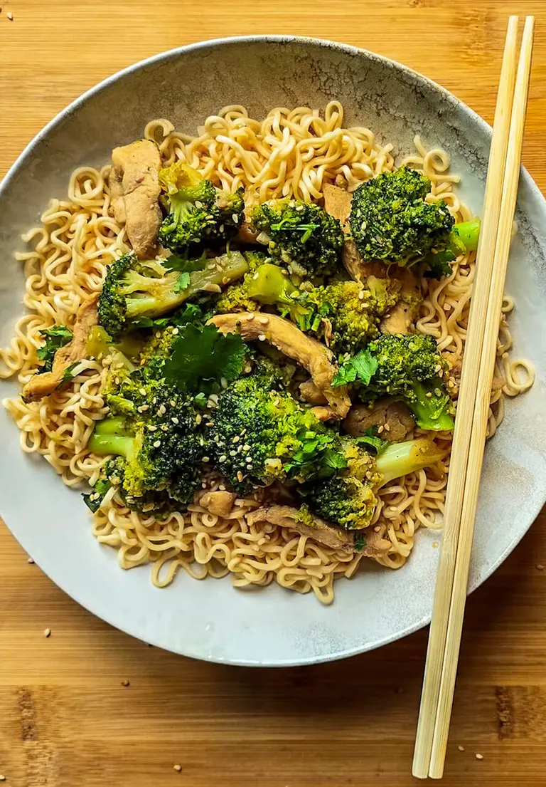 Nouilles sautées au poulet