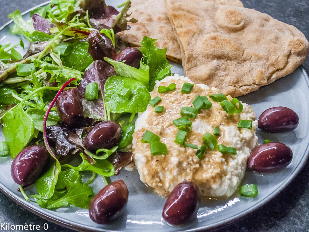 Naan Féta au miel et aux olives