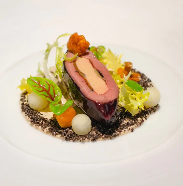 Pigeon des Costières, foie gras et truffe noire