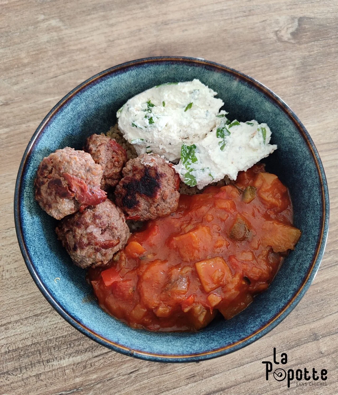 Quinoa boulettes de bœuf, ratatouille et ricotta