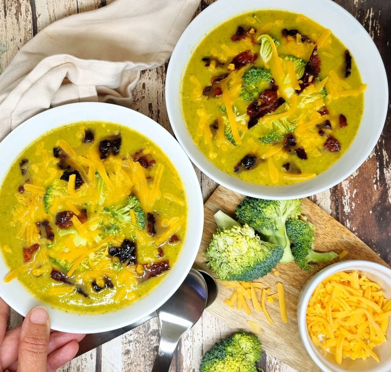 Soupe de brocoli, cheddar et poitrine fumée